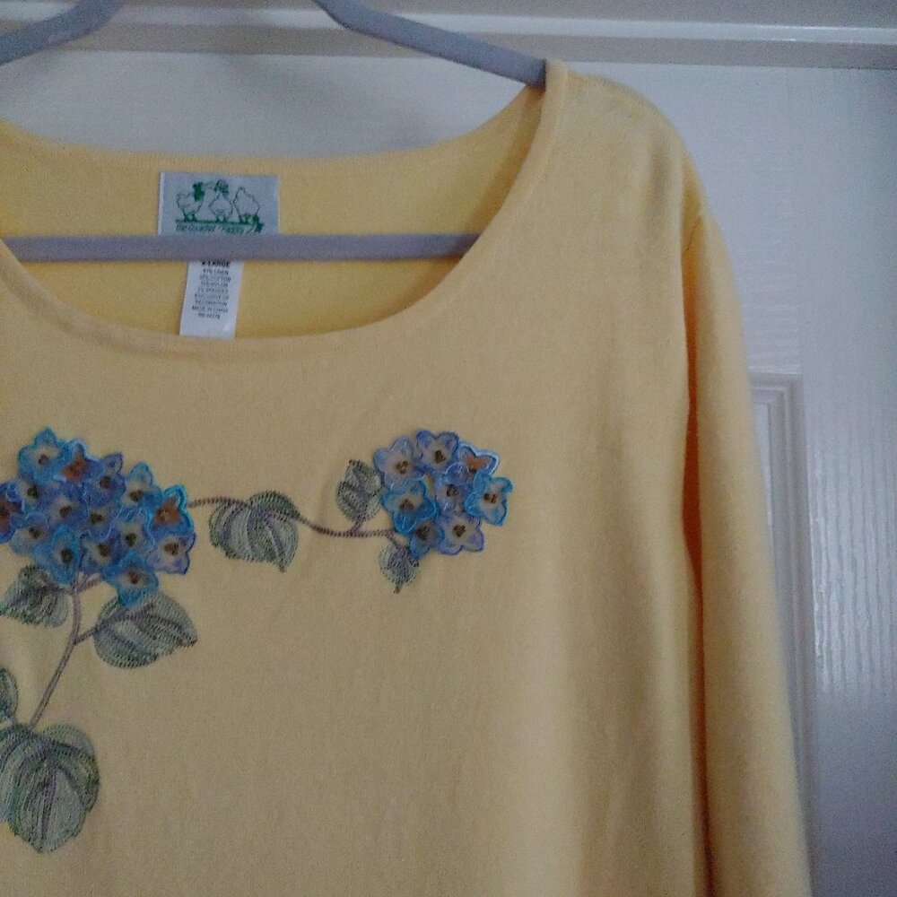 Quacker Factory Butter Yellow 3D Floral Artsy Hydrangea Feminine Casual Shirt XL - Picture 4 of 9